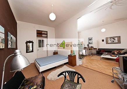 Pronájem bytu, Karlín, Březinová, byt 2+kk, 54 m2, cihla, komora, výtah, částečně zařízený, Rent4Ever.cz