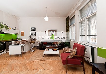 Pronájem bytu, Karlín, Březinová, byt 2+kk, 54 m2, cihla, komora, výtah, částečně zařízený, Rent4Ever.cz