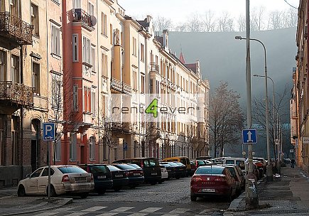 Pronájem bytu, Karlín, Březinová, byt 2+kk, 54 m2, cihla, komora, výtah, částečně zařízený, Rent4Ever.cz