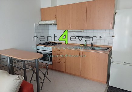 Pronájem bytu, Kyje, Lipnická, byt 1+kk, 28 m2, balkon, výtah, bezbariérový, zařízený, Rent4Ever.cz