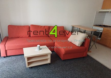 Pronájem bytu, Kyje, Lipnická, byt 1+kk, 28 m2, balkon, výtah, bezbariérový, zařízený, Rent4Ever.cz