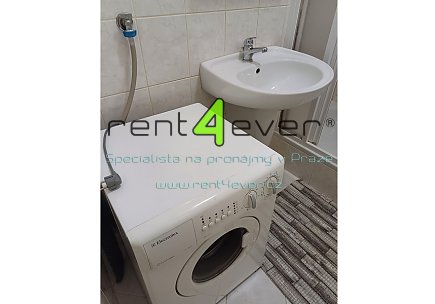 Pronájem bytu, Kyje, Lipnická, byt 1+kk, 28 m2, balkon, výtah, bezbariérový, zařízený, Rent4Ever.cz