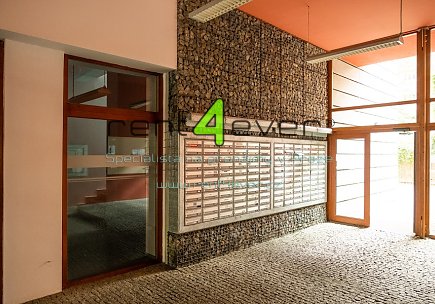 Pronájem bytu, Metro B Palmovka, loftový byt 2+kk, 76 m2, balkon, po rekonstrukci, nezařízený, Rent4Ever.cz