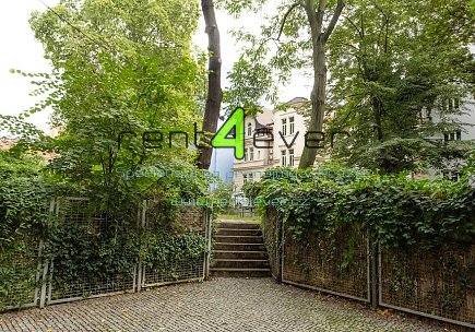 Pronájem bytu, Metro B Palmovka, loftový byt 2+kk, 76 m2, balkon, po rekonstrukci, nezařízený, Rent4Ever.cz