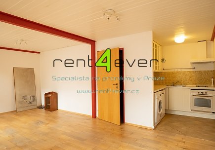 Pronájem bytu, Metro B Palmovka, loftový byt 2+kk, 76 m2, balkon, po rekonstrukci, nezařízený, Rent4Ever.cz