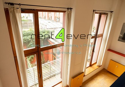 Pronájem bytu, Metro B Palmovka, loftový byt 2+kk, 76 m2, balkon, po rekonstrukci, nezařízený, Rent4Ever.cz