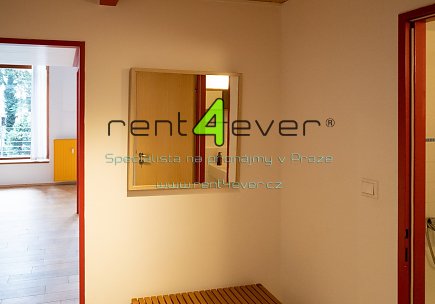 Pronájem bytu, Metro B Palmovka, loftový byt 2+kk, 76 m2, balkon, po rekonstrukci, nezařízený, Rent4Ever.cz