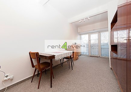 Pronájem bytu, Dejvice, Krocínovská 1+kk ve vile, 35 m2, po rekonstrukci, terasa, zahrada, zařízený, Rent4Ever.cz