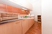 Pronájem bytu, Dejvice, Krocínovská 1+kk ve vile, 35 m2, po rekonstrukci, terasa, zahrada, zařízený, Rent4Ever.cz