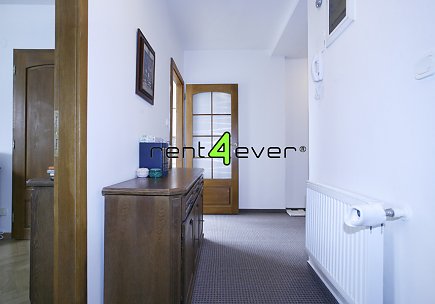 Pronájem bytu, Vinohrady, Vinohradská, mezonetový byt 3+1, 110 m2, cihla, terasa, nevybavený, Rent4Ever.cz