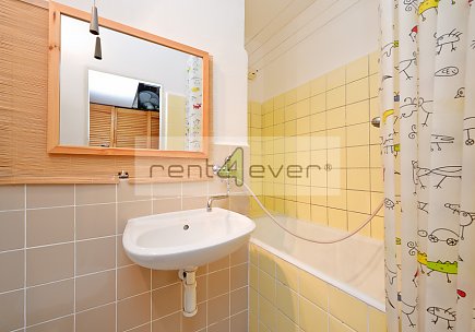 Pronájem bytu, Kobylisy, Kyselova, garsoniéra, 22 m2, výtah, zařízená, Rent4Ever.cz