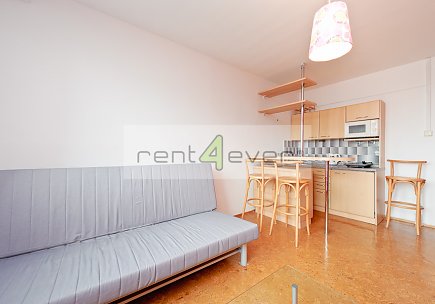 Pronájem bytu, Kobylisy, Kyselova, garsoniéra, 22 m2, výtah, zařízená, Rent4Ever.cz