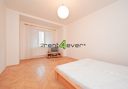 Pronájem bytu, Vršovice, 28. pluku, byt 2+kk, 54 m2, cihla, sklep, výtah, zařízený nábytkem, Rent4Ever.cz