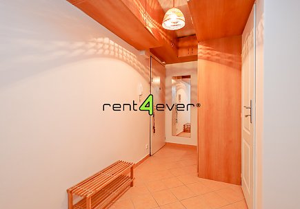 Pronájem bytu, Vršovice, 28. pluku, byt 2+kk, 54 m2, cihla, sklep, výtah, zařízený nábytkem, Rent4Ever.cz