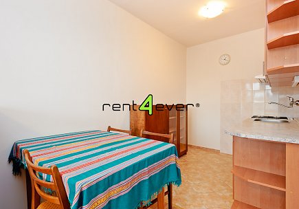 Pronájem bytu, Prosek, Litvínovská, 2+kk, 40 m2, lodžie, komora, částečně zařízený, Rent4Ever.cz