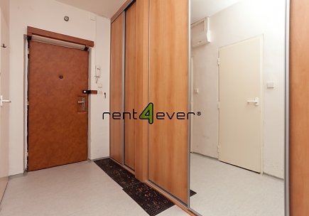 Pronájem bytu, Malešice, Přistoupimská, 2+1, 57 m2, sklep, komora, nevybavený nábytkem, Rent4Ever.cz