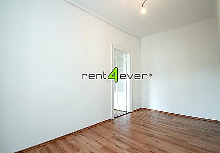 Pronájem bytu, Metro A Dejvická, byt 2+1, 55 m2, cihla, po rekonstrukci, výtah, nevybavený nábytkem, Rent4Ever.cz