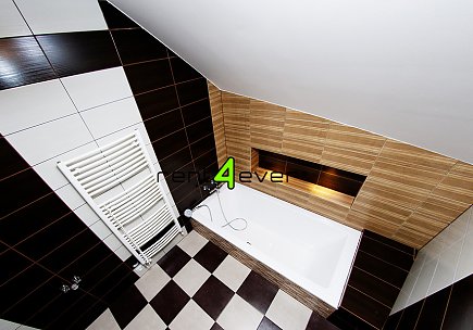 Pronájem bytu, Čimice, Čimická, podkrovní byt 3+kk, 94 m2, novostavba, terasa, nezařízený, Rent4Ever.cz