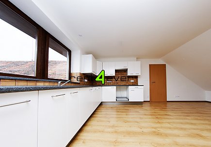 Pronájem bytu, Čimice, Čimická, podkrovní byt 3+kk, 94 m2, novostavba, terasa, nezařízený, Rent4Ever.cz