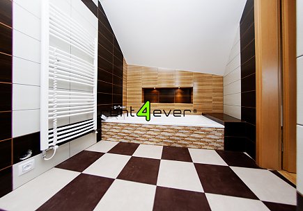 Pronájem bytu, Čimice, Čimická, podkrovní byt 3+kk, 94 m2, novostavba, terasa, nezařízený, Rent4Ever.cz
