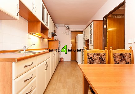 Pronájem bytu, Motol, Wolfova, suterénní byt 2+1 v RD, 38 m2, po rekonstrukci, zahrada, zařízený, Rent4Ever.cz