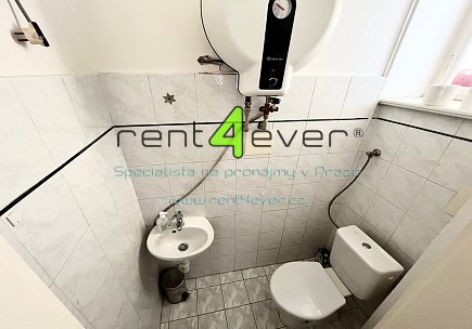 Pronájem bytu, Holešovice, Kamenická, 3+1, 90 m2, cihla, balkon, 2x komora, výtah, zařízený, Rent4Ever.cz