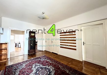 Pronájem bytu, Holešovice, Kamenická, 3+1, 90 m2, cihla, balkon, 2x komora, výtah, zařízený, Rent4Ever.cz