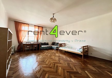 Pronájem bytu, Holešovice, Kamenická, 3+1, 90 m2, cihla, balkon, 2x komora, výtah, zařízený, Rent4Ever.cz