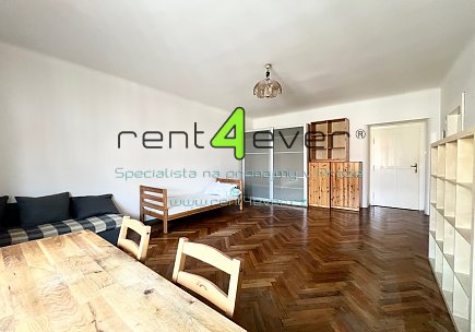 Pronájem bytu, Holešovice, Kamenická, 3+1, 90 m2, cihla, balkon, 2x komora, výtah, zařízený, Rent4Ever.cz