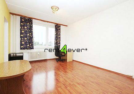 Pronájem bytu, Háje, Matúškova, byt 1+kk, 30 m2, sklep, výtah, vybavený nábytkem, Rent4Ever.cz