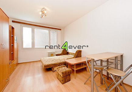 Pronájem bytu, Strašnice, Tuklatská, 1+kk, 29 m2, výtah, sklep, zařízený, Rent4Ever.cz