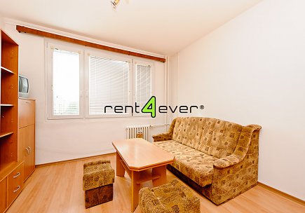 Pronájem bytu, Strašnice, Tuklatská, 1+kk, 29 m2, výtah, sklep, zařízený, Rent4Ever.cz