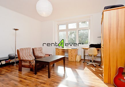 Pronájem bytu, Holešovice, U vody, 2+1, 80 m2, cihla, balkon, sklep, výtah, částečně zařízený, Rent4Ever.cz