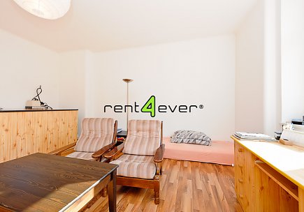 Pronájem bytu, Holešovice, U vody, 2+1, 80 m2, cihla, balkon, sklep, výtah, částečně zařízený, Rent4Ever.cz