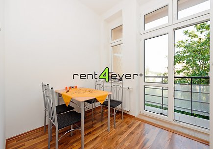 Pronájem bytu, Holešovice, U vody, 2+1, 80 m2, cihla, balkon, sklep, výtah, částečně zařízený, Rent4Ever.cz
