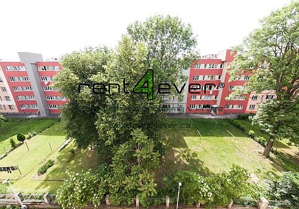 Pronájem bytu, Metro C Pankrác, U Nových domů II, 2+kk, 46 m2, cihla, zahrada, výtah, zařízený, Rent4Ever.cz