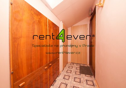 Pronájem bytu, Řepy, Krolmusova, byt 1+kk v RD, 22 m2, cihla, zahrada, vybavený nábytkem, Rent4Ever.cz