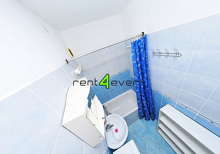 Pronájem bytu, Chodov, Valentova, 1+1, 30 m2, po rekonstrukci, výtah, nezařízený nábytkem, Rent4Ever.cz