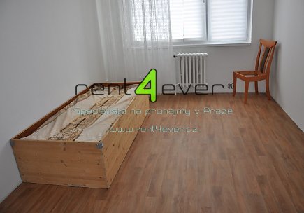 Pronájem bytu, Stodůlky, Prusíkova, byt 3+1, 77 m2, balkon, sklep, výtah, částečně zařízený, Rent4Ever.cz