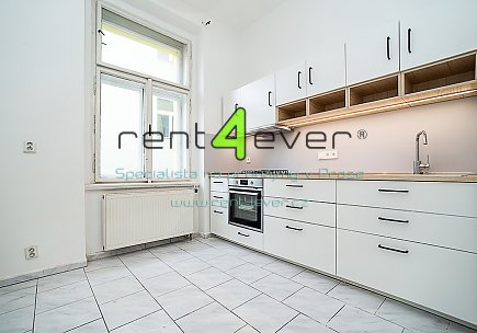 Pronájem bytu, Metro B Náměstí Republiky, Zlatnická, 2+1, 65 m2, cihla, po rekonstrukci, nezařízený, Rent4Ever.cz