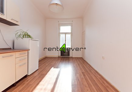Pronájem bytu, Metro C Vyšehrad, byt 2+kk, 55 m2, cihla, parkování, Rent4Ever.cz
