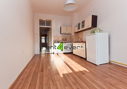 Pronájem bytu, Metro C Vyšehrad, byt 2+kk, 55 m2, cihla, parkování, Rent4Ever.cz