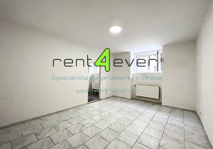 Pronájem bytu, Metro B Palmovka, suterénní byt 2+kk, 48 m2, po rekonstrukci, nezařízený nábytkem, Rent4Ever.cz