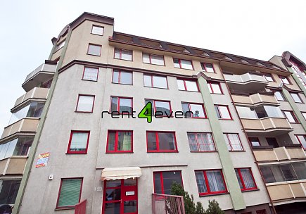 Pronájem bytu, Kunratice, byt 2+kk, 43 m2, sklep 3 m2, výtah, bezbariérový přístup, Rent4Ever.cz