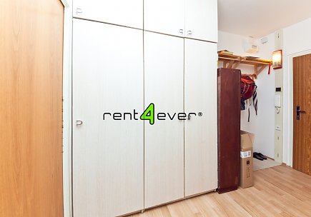 Pronájem bytu, Kunratice, byt 2+kk, 43 m2, sklep 3 m2, výtah, bezbariérový přístup, Rent4Ever.cz