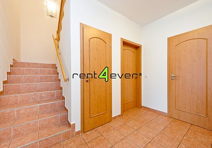 Pronájem bytu, Benice, U Císařské cesty, RD 5+kk, 176 m2, novostavba, 2x balkon, terasa, nezařízený, Rent4Ever.cz