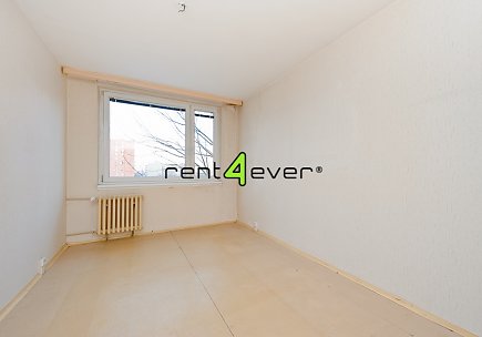 Pronájem bytu, Řepy, Vondroušova, 3+1, 82 m2, balkon, sklep, komora, výtah, nezařízený, Rent4Ever.cz