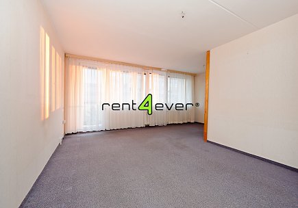 Pronájem bytu, Řepy, Vondroušova, 3+1, 82 m2, balkon, sklep, komora, výtah, nezařízený, Rent4Ever.cz