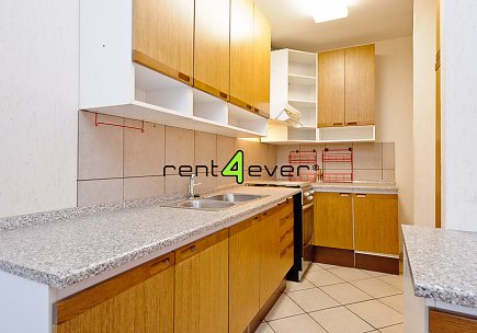 Pronájem bytu, Řepy, Vondroušova, 3+1, 82 m2, balkon, sklep, komora, výtah, nezařízený, Rent4Ever.cz