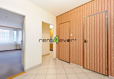 Pronájem bytu, Řepy, Vondroušova, 3+1, 82 m2, balkon, sklep, komora, výtah, nezařízený, Rent4Ever.cz
